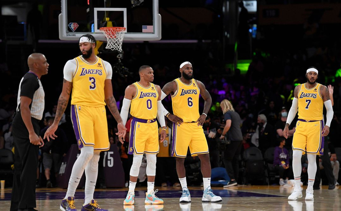 密尔沃基雄鹿内部会议纪要流出——转会期主帅复盘；NBA总决赛使命明确；轮换策略成焦点的简单介绍